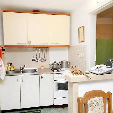 Studio 770a Apartment Pucisca